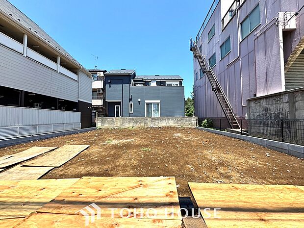 現地に実際に行ってみることでしか感じられないことがたくさんあります。周辺環境や街の雰囲気など、たくさんのことを感じていただけます。是非一度ご見学くださいませ。