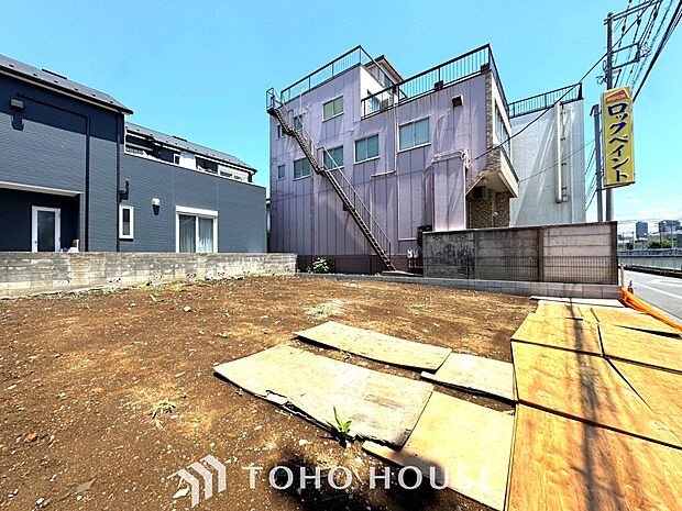 現地に実際に行ってみることでしか感じられないことがたくさんあります。周辺環境や街の雰囲気など、たくさんのことを感じていただけます。是非一度ご見学くださいませ。