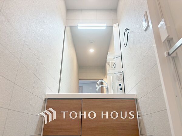 【WASHROOM】◆快適◆煌びやかな暮らしの中にも忘れたくない快適さ。大きな収納が助けてくれます。
