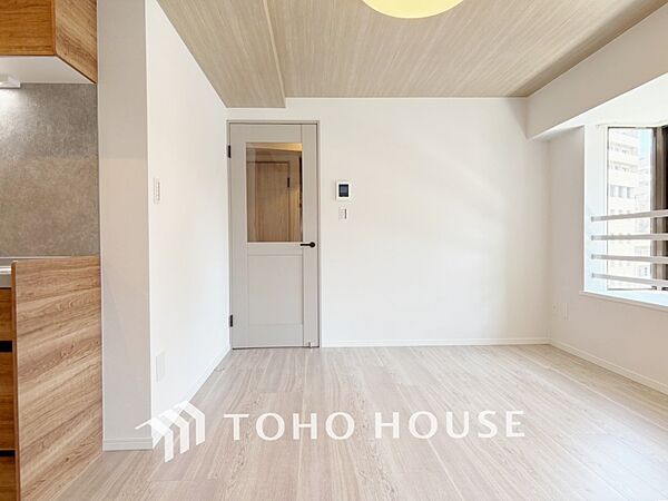 【LIVING】◆住む喜び、楽しさ、感動◆を君と共有したい。いつまでもずっと家族を見渡せるこの広い空間で。