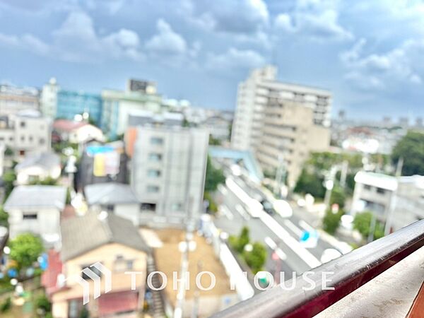 【BALCONY】◆BLUE SKY◆自然の心地よさに包まれる。大開口の外に広がるのは爽やかな青空。
