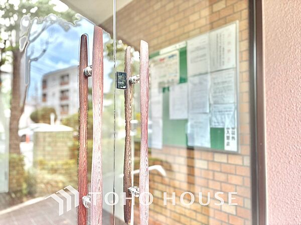 【ENTRANCE】◆そびえ立つ◆我が家のシンボル。遠くの空が赤く染まる夕べが待ち遠しい。