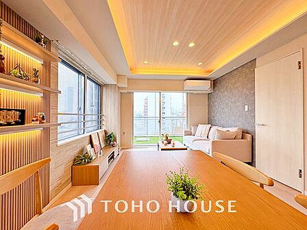 ◆瀟洒な空間◆落ち着きのある彩が見事に調和させた瀟洒な空間を演出。ここに集まる家族の会話と笑顔が絶え間なく続く幸せな空間。