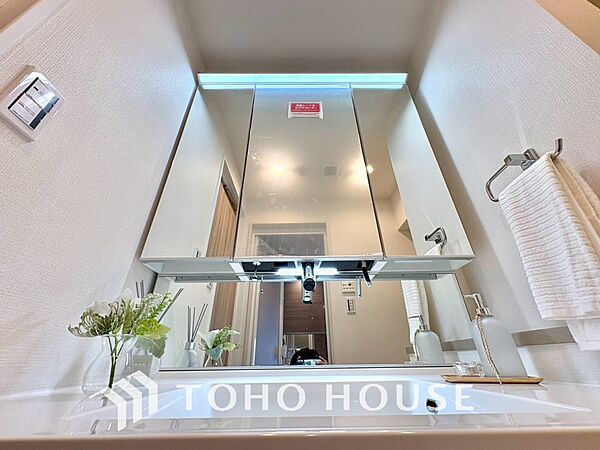 【WASHROOM】◆快適◆煌びやかな暮らしの中にも忘れたくない快適さ。大きな収納が助けてくれます。
