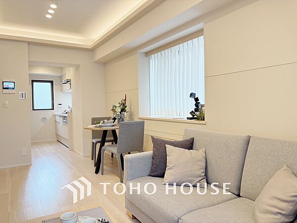 【LIVING】◆Sunshine◆光が燦々と入り、いるだけで気持ちいい。「開放的でゆとりあるお部屋です。」