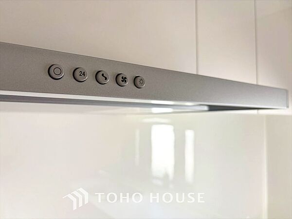 【KITCHEN】◆開放的◆後片付けが楽なシステムキッチン。収納スペースの充実！