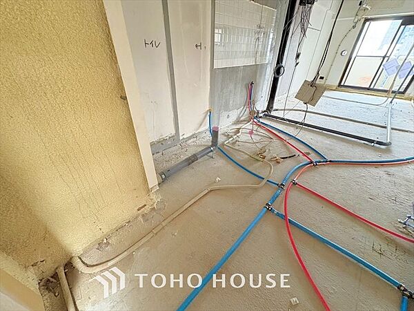 現在改装中◆快適◆な生活に不可欠。節水型の高性能トイレを新設。