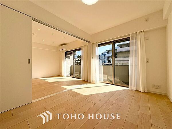 【PRIVATE ROOM】◆属毛離裏◆子は父を手本とし、母に愛育されて成長する。家族の深い繋がり。いつまでも大切にしたい。