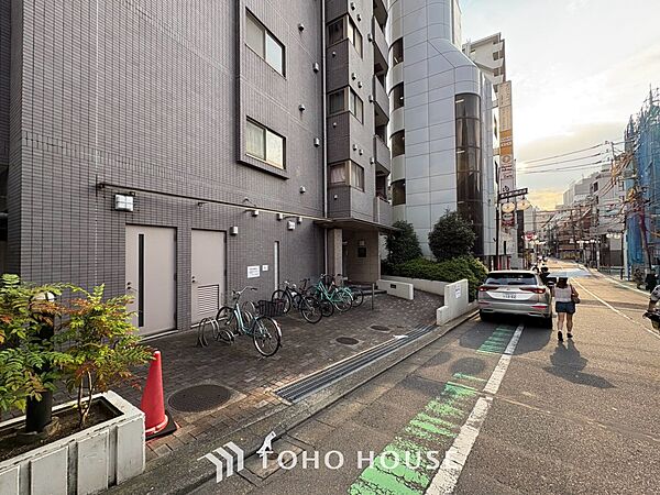 ◆闇夜の輝き◆オレンジ色の光は大人になった今の僕にはわかる。1日の終わりを伝えに来たわけではなく、また明日が来る方へ導いてくれた事を。