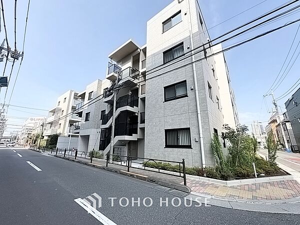 ほんの少しのこだわり。ちょっとした色使いがその家がもつ雰囲気、趣（おもむき）を携え、暮らす家族や訪ねてくる友人・知人に新鮮な香りを運んできます。