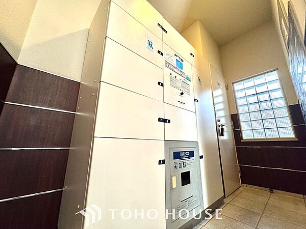 「荷物を待つ時間」から解放される、便利な宅配ボックス。お出かけ中はもとより、お風呂に入っている時やリモートワークで手が離せない時にも大活躍します。