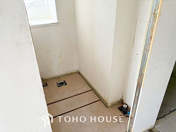 現在改装中◆快適◆な生活に不可欠。節水型の高性能トイレを新設。