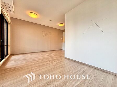 ◆瀟洒な空間◆落ち着きのある彩が見事に調和させた瀟洒な空間を演出。ここに集まる家族の会話と笑顔が絶え間なく続く幸せな空間。