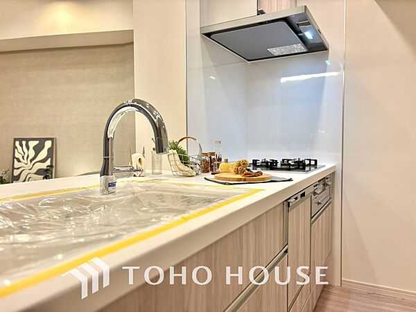 【KITCHEN】◆ワクワク◆開放的で機能性も高いシステムキッチン。お子様は毎日のご飯にワクワク！