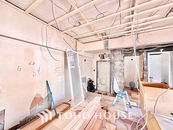 【改装中】◆愛育◆キッチンは家族の絆を育む大切な空間。シンプルで使い易いSystemKitchenで愉しく作る料理は愛情のある美味しいご馳走に。家族で使える広々としたダイニングキッチンです。