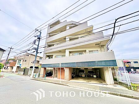手元の収納から、足元の収納までが全てスライド式で、奥のスペースまで有効に活用できます。奥まで上から見渡せるので、たまにしか使わない調理器具もサッと取出せます。