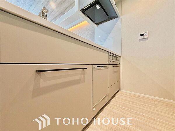 数多くの変革をハイスピードで実現。その可能性を継ぐ住まいは、新しい理想を指し示すものでありたい。