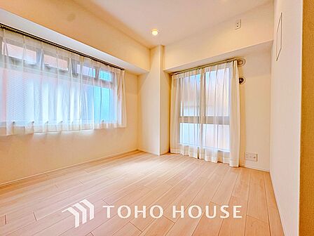使いやすく、明るい洋室に仕上がります。子供部屋や趣味のお部屋にご利用できます。ご自身で家具などを配置し、素敵な空間を創り上げられます。