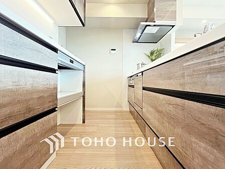 【KITCHEN】◆ワクワク◆開放的で機能性も高いシステムキッチン。お子様は毎日のご飯にワクワク!