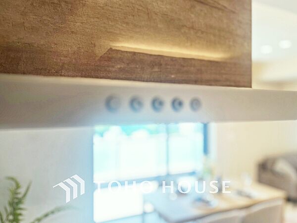 【KITCHEN】◆開放的◆後片付けが楽なシステムキッチン。収納スペースの充実！