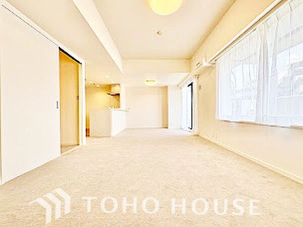 【リビング】家族が自然と集まりたくなる、心地よい広さの空間。
