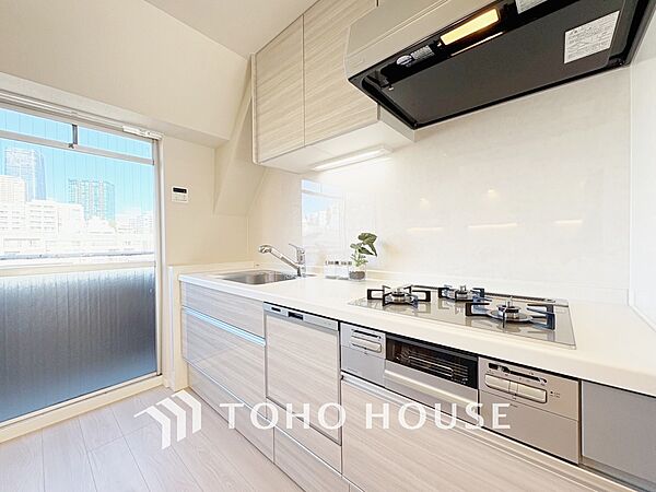【KITCHEN】◆ワクワク◆開放的で機能性も高いシステムキッチン。お子様は毎日のご飯にワクワク！