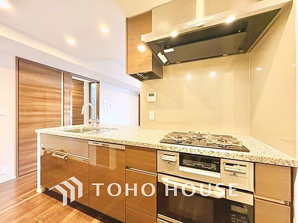 【KITCHEN】◆家族のおはよう◆の声を笑顔で迎えてあげられるシステムキッチン。朝ごはんが楽しみでちょっと早起きしたくなるんです。
