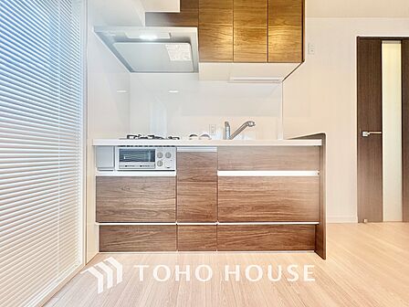 【KITCHEN】愛おしい家族との団欒の時間をより一層幸せなものに感じさせる煌びやかなLDK。輝かしい毎日が待っています。