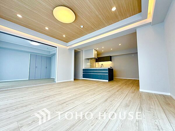 【LIVING】◆Sunshine◆光が燦々と入り、いるだけで気持ちいい。「開放的でゆとりあるお部屋です。」