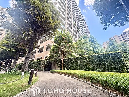 【Elegant house】その邸が魅せる、気品・上質・重厚感・細やかさ、そのすべては訪れた者に安らぎと品性を与える特別な空間です。ここに住むからこそ意味がある。