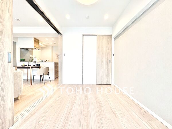 【居室】シンプルで使いやすく、どんな家具にも馴染む居室です。