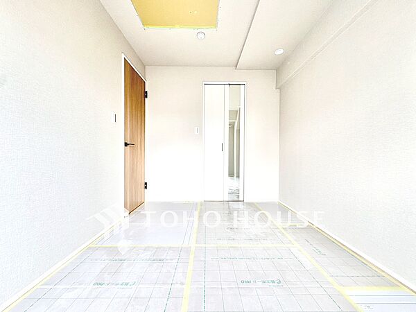 【居室】家具のレイアウトがしやすく、暮らしに合わせやすい物件。