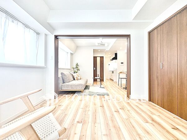 【居室】シンプルで使いやすく、どんな家具にも馴染む居室です。