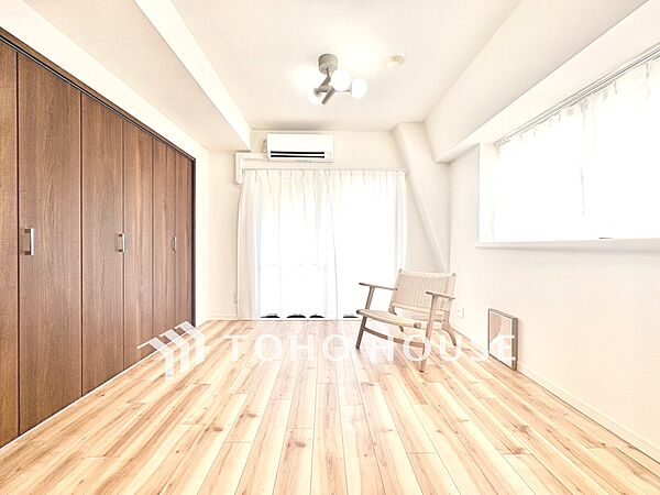 【居室】主寝室としても、お子様のお部屋としても使いやすい一室です。