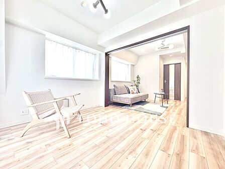 【居室】家具のレイアウトがしやすく、暮らしに合わせやすい物件。
