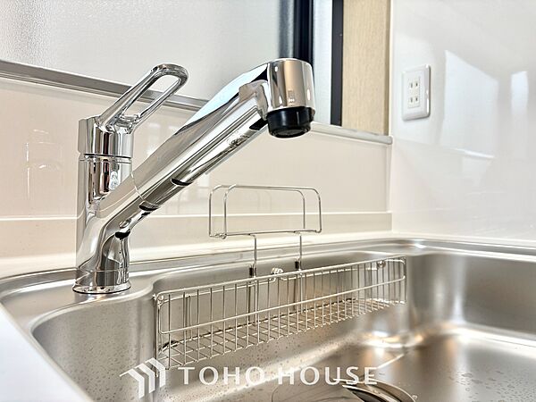 【KITCHEN】◆開放的◆後片付けが楽なシステムキッチン。収納スペースの充実！