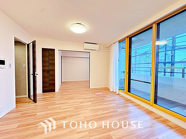 使いやすく、明るい洋室に仕上がります。子供部屋や趣味のお部屋にご利用できます。ご自身で家具などを配置し、素敵な空間を創り上げられます。