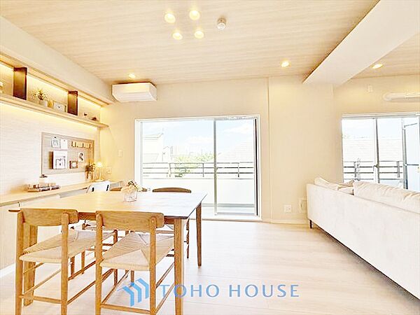 【LIVING】◆Sunshine◆光が燦々と入り、いるだけで気持ちいい。「開放的でゆとりあるお部屋です。」