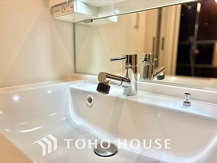【WASHROOM】◆快適◆煌びやかな暮らしの中にも忘れたくない快適さ。大きな収納が助けてくれます。