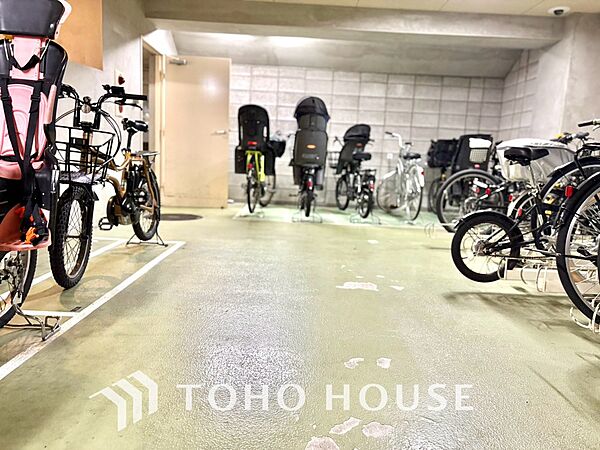 【BICYCLE PAEKING LOT】◆駐輪場◆快適な生活には欠かせない自転車。開放的な駐輪場がございます。