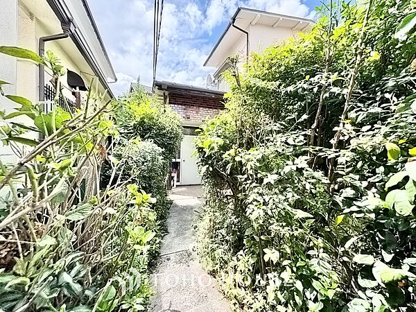 【The beginning of everything】その邸が魅せる気品、重厚感、柔らかさ。それは訪れた人に安らぎを与える特別な空間。すべての始まりをここから。