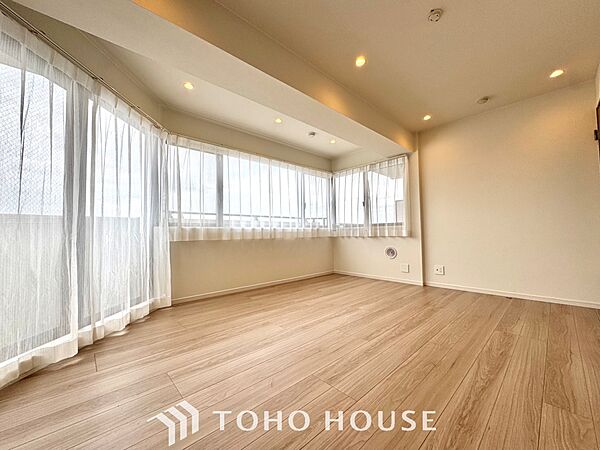 【Quietness】プライベートなお部屋では静かに時を過ごしたい。読書をして、物思いにふける・・光りに満たされた安らぎの空間をがここにはあります。
