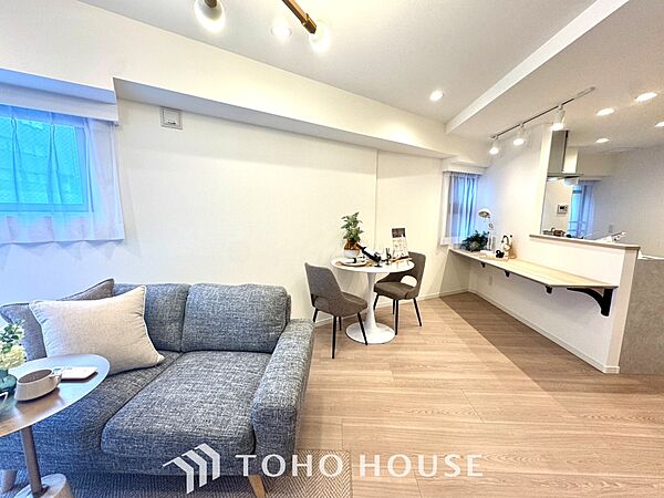 【Quietness】プライベートなお部屋では静かに時を過ごしたい。読書をして、物思いにふける・・光りに満たされた安らぎの空間をがここにはあります。