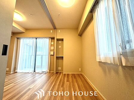 【Private room】光に包まれるように設計された空間。太陽の光が爽やかな目覚めを誘う。きっと今日も素敵な1日に。