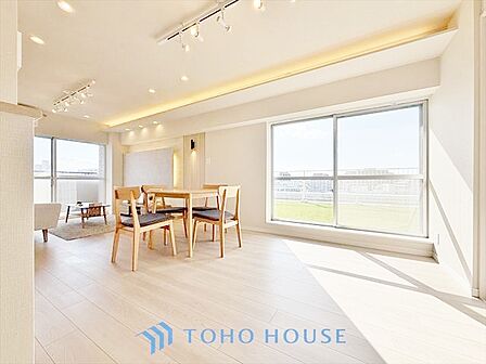 【LIVING】◆Sunshine◆光が燦々と入り、いるだけで気持ちいい。「開放的でゆとりあるお部屋です。」