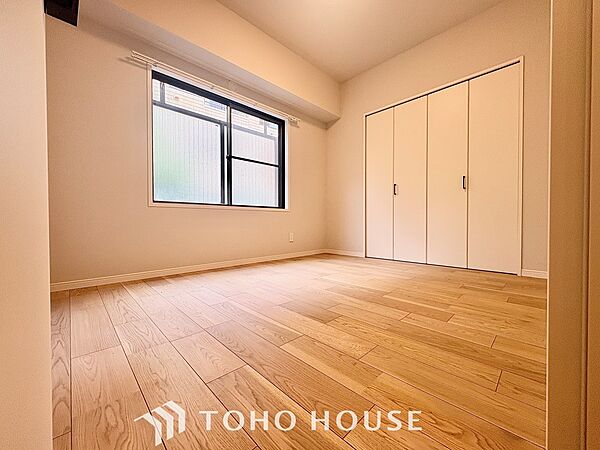 使いやすく、明るい洋室に仕上がります。子供部屋や趣味のお部屋にご利用できます。ご自身で家具などを配置し、素敵な空間を創り上げられます。