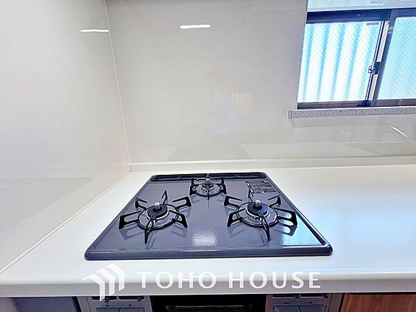 【Kitchen】キッチンは家族の絆を育む大切な空間。シンプルで使い易いSystemKitchenで愉しく作る料理は愛情のある美味しいご馳走に。