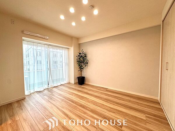 使いやすく、明るい洋室に仕上がります。子供部屋や趣味のお部屋にご利用できます。ご自身で家具などを配置し、素敵な空間を創り上げられます。