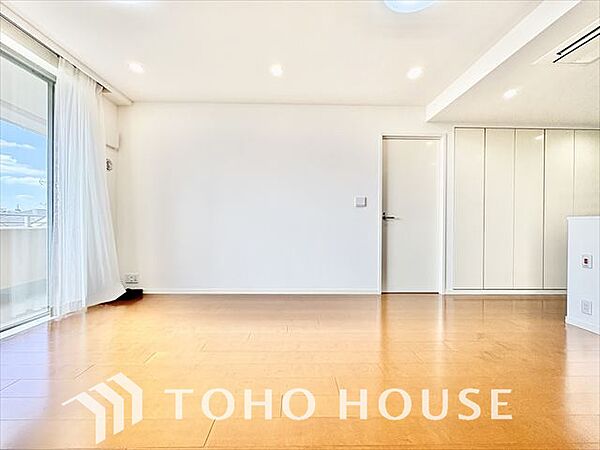 「想像していた以上に広い」が写真を撮っているときの感想です。家事動線に配慮したプランによりご家族がくつろげる明るく広い空間が確保できました。