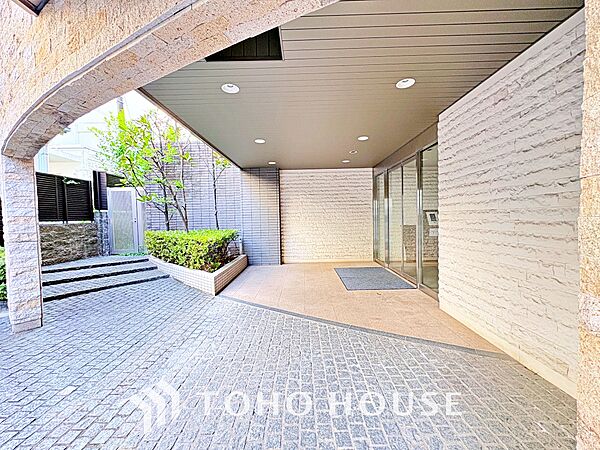 ほんの少しのこだわり。ちょっとした色使いがその家がもつ雰囲気、趣（おもむき）を携え、暮らす家族や訪ねてくる友人・知人に新鮮な香りを運んできます。